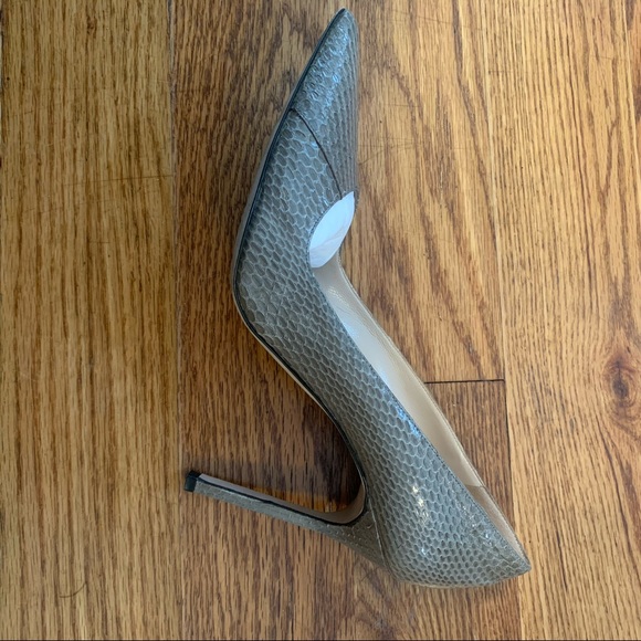 Manolo Blahnik BB105 Snakeskin Pump - Picture 11 of 16